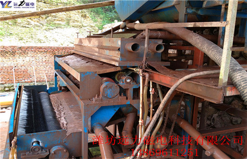 幹粉磁選機，哪個廠家的幹粉磁選機設備好_磁性礦哪個廠家的幹粉磁選機設備好_哪個廠家的幹粉磁選機設備好工作視頻皮帶及結構價格