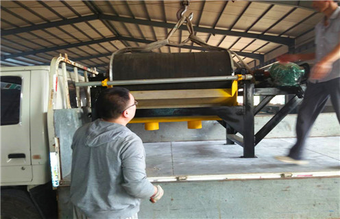 小型磁選機，小型漿料磁選機的使用提高工作效率_輥式小型漿料磁選機的使用提高工作效率_磁塊如何排列